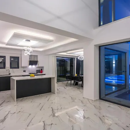 Kanada Ovacik فيلة