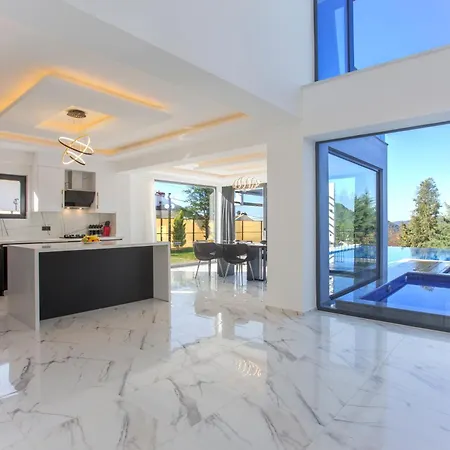 Kanada Ovacik فيلة *