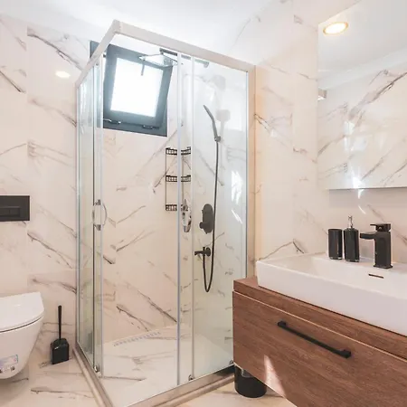 Kanada Ovacik فيلة فتحية